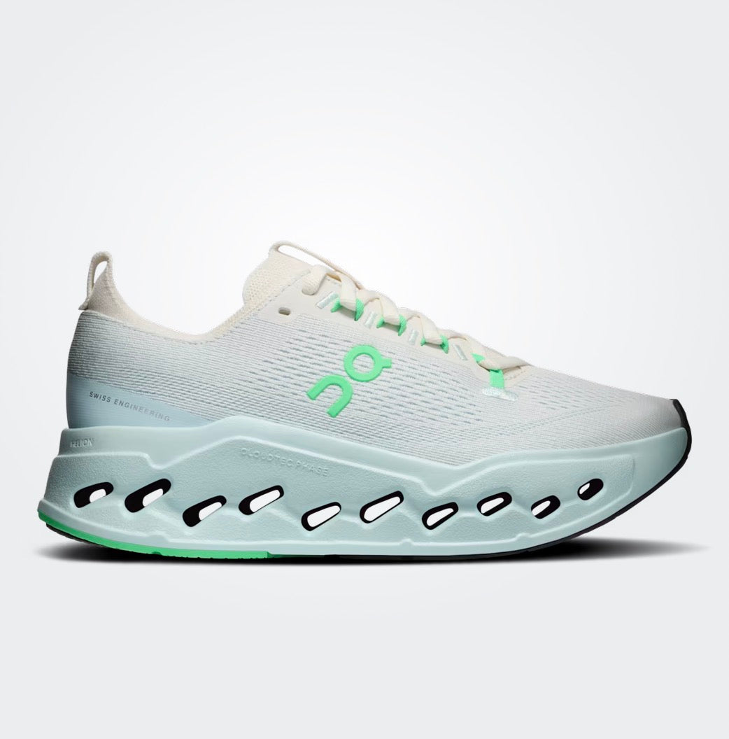 Women’s On Cloudsurfer Max in Ivory