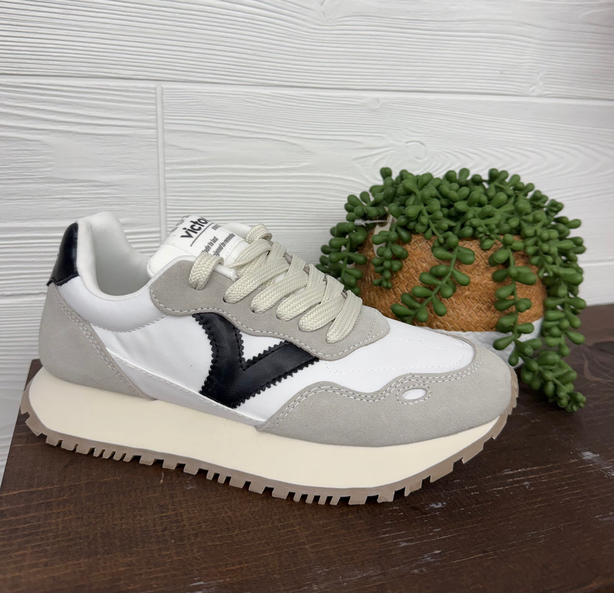 Women’s Victoria Astro