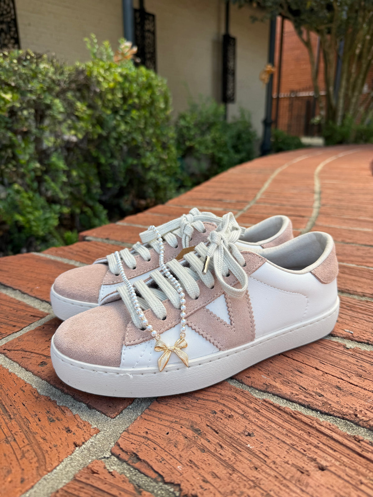 Victoria Berlin in Rose Quartz