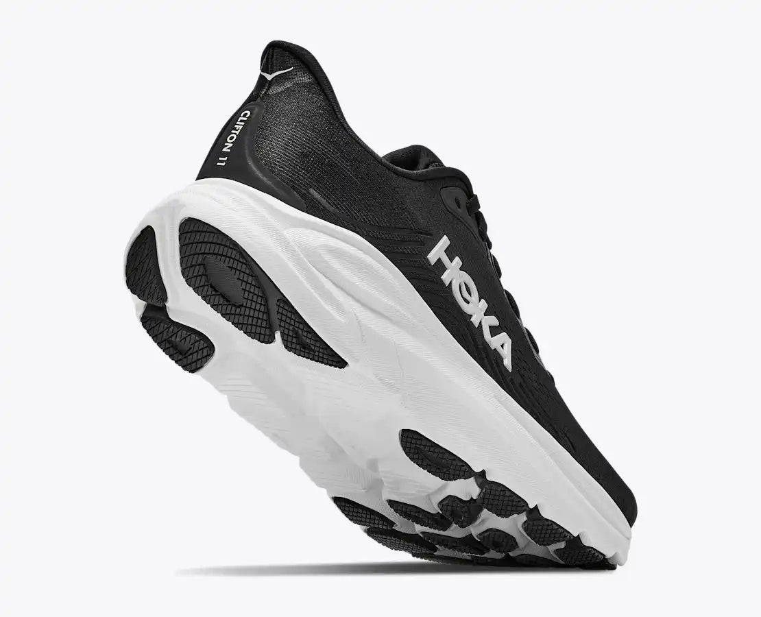 Men's Hoka Clifton 11 in Extra Wide Black White