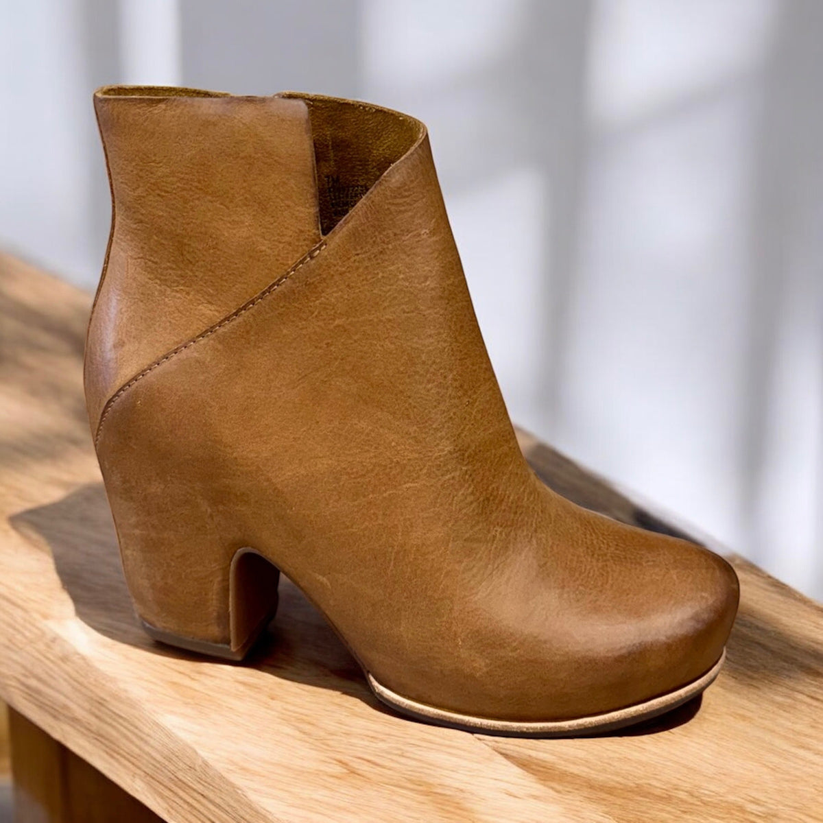 Kork Ease Seeley in Brown