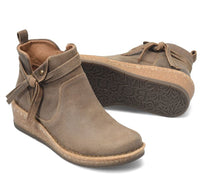 Womens Born Vaughn Taupe