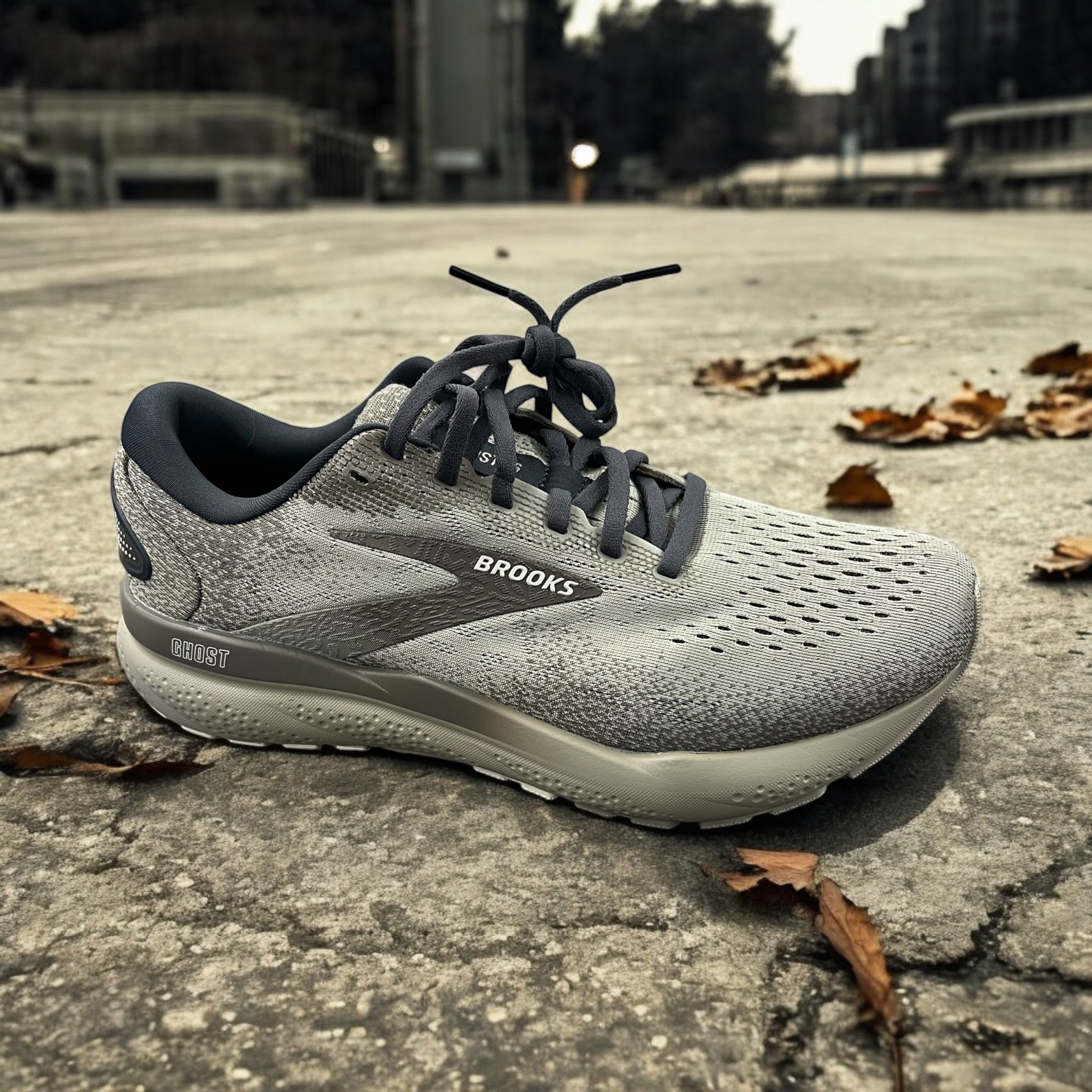 M Ghost 16 London Fog Falcon Coconut – Norris Shoe Store